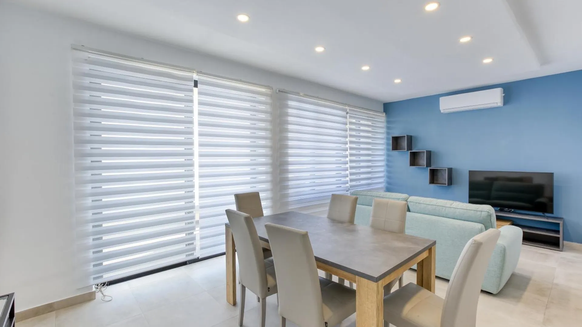Apartment Beautiful 3Br Seafront Apt With Balcony In Sliema By 360 Estates