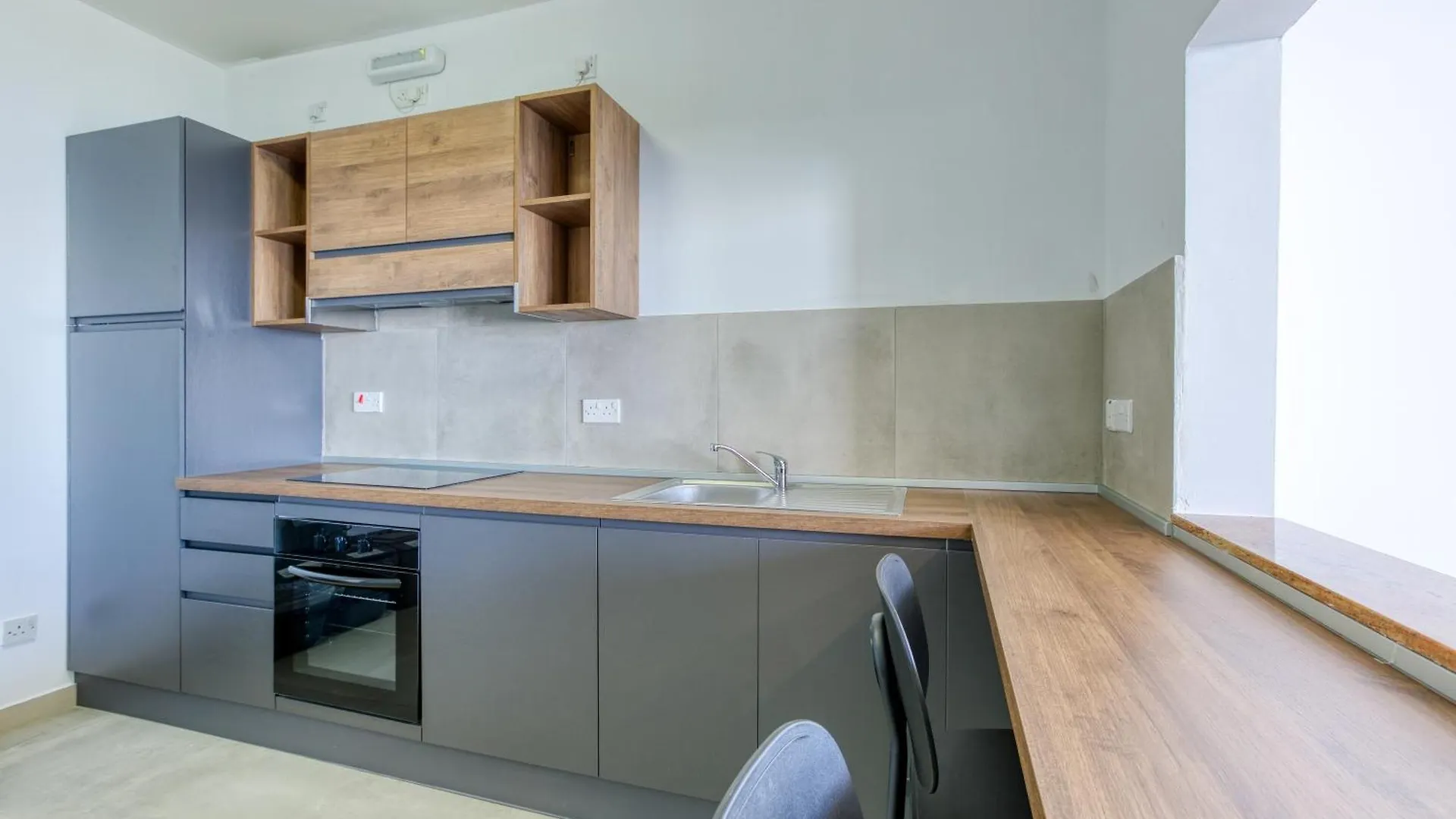 Beautiful 3Br Seafront Apt With Balcony In Sliema By 360 Estates 0*,  Malta