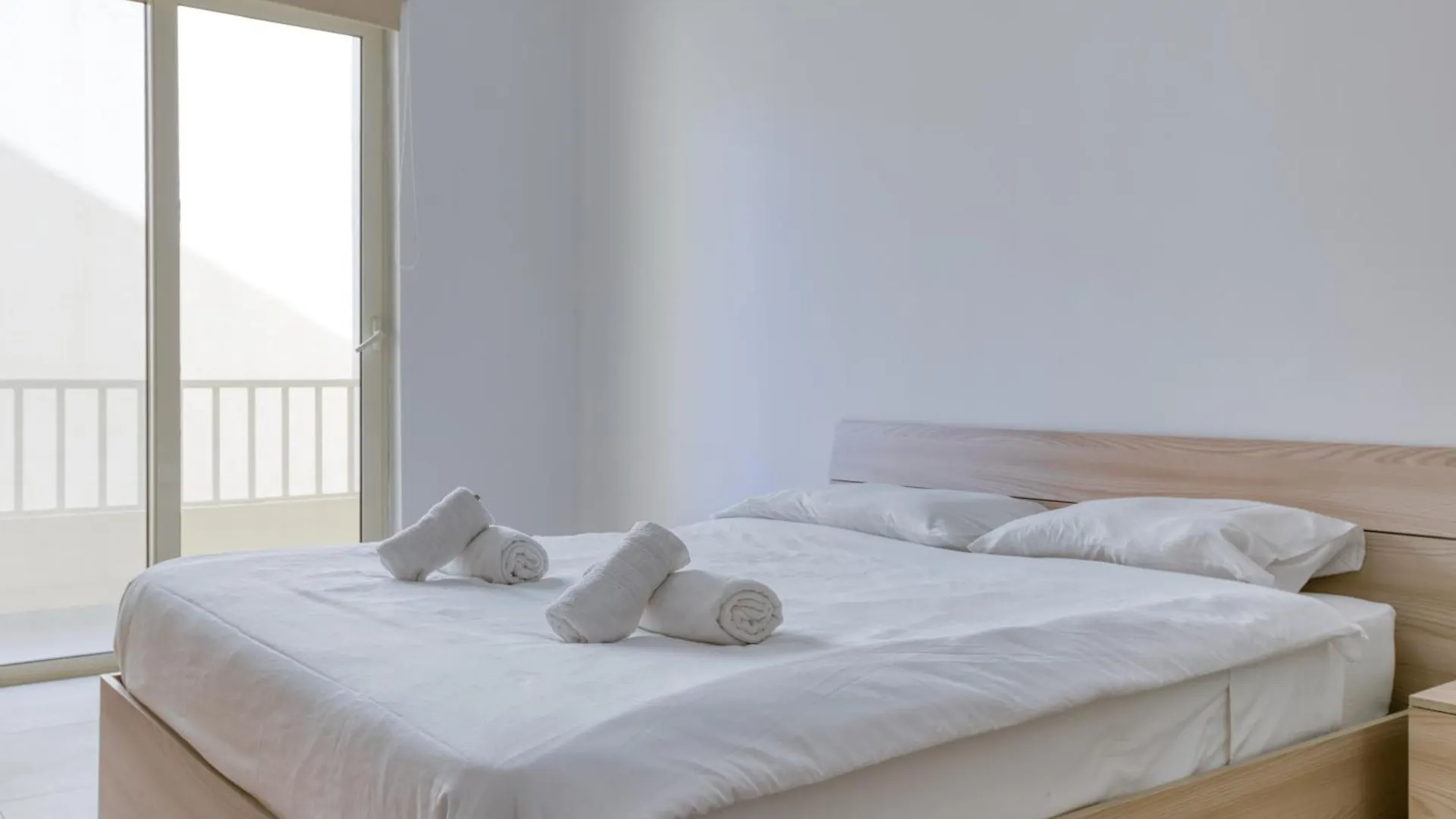 Beautiful 3Br Seafront Apt With Balcony In Sliema By 360 Estates 0*,  Malta